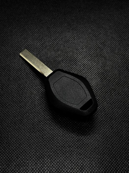 Cheie BMW carcasă diamant 3 butoane – compatibilă E46/E39/X5