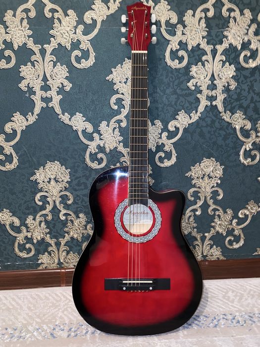 Акустикалық гитара жақсы күйде, арзан баға