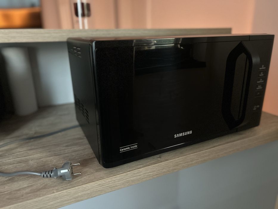 Cuptor cu microunde Samsung MS23K3513, 23 L, 800 W