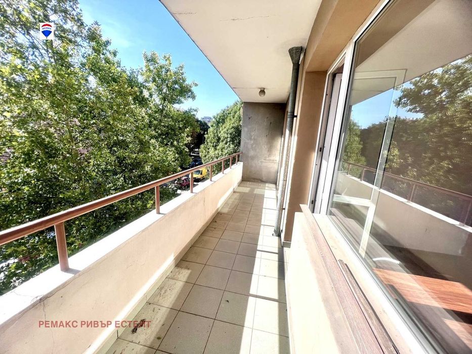 Дава се под наем Тристаен апартамент в Русе, Родина 1 - 78 кв.м за 255 € - Снимка #2