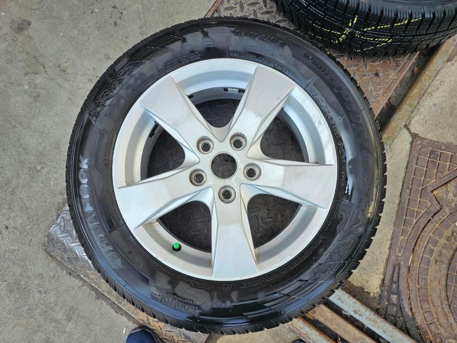 Suzuki SX4 – Set de roți de aliaj cu cauciucuri de iarnă