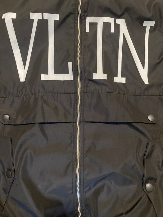 Ветровка Valentino