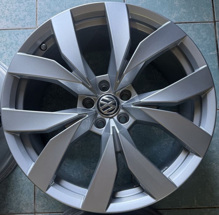 Jante aliaj R20 originale VW Touareg 3 CR ca noi cu senzori presiune