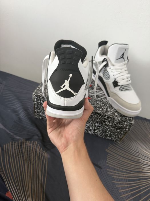 Air Jordan 4 Military Black
