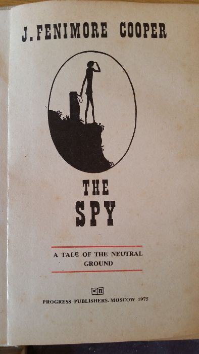 Продавам 4 книги на аглийски.