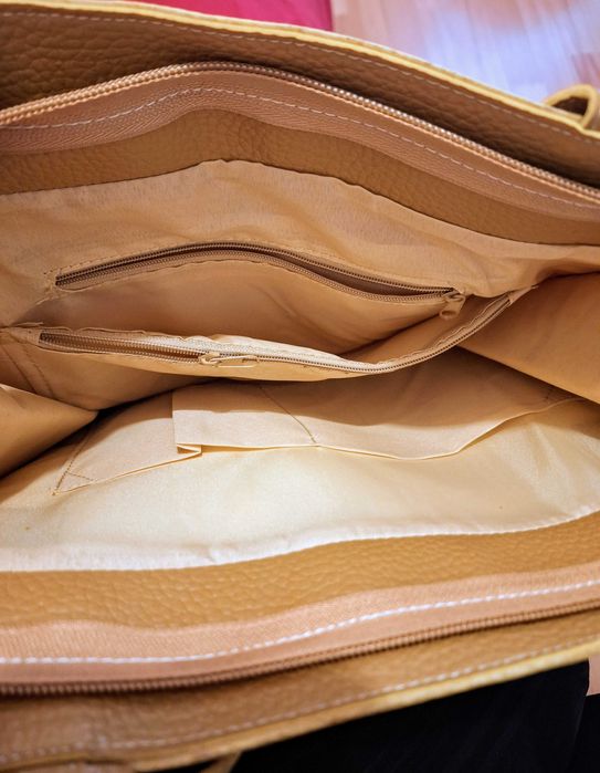 Нова дамска чанта с много джобове