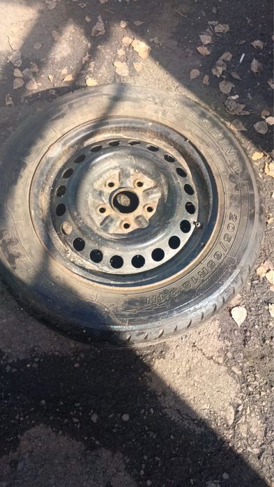 Продам комплект вместе с дисками и резина