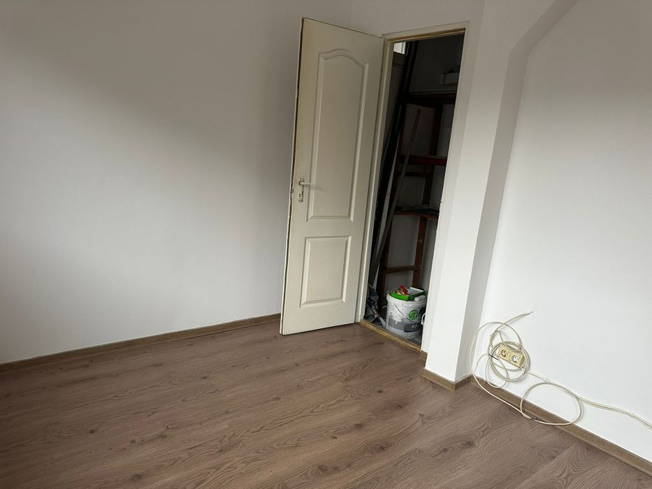 Vând garsoniera finisata