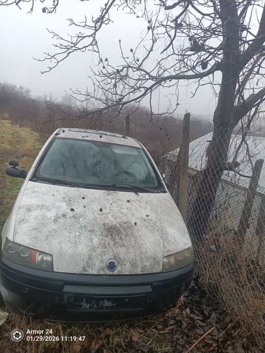 Vând proiectoare și piese Fiat PUNTO MOTOR 1.2cm cutia viteze defectă.