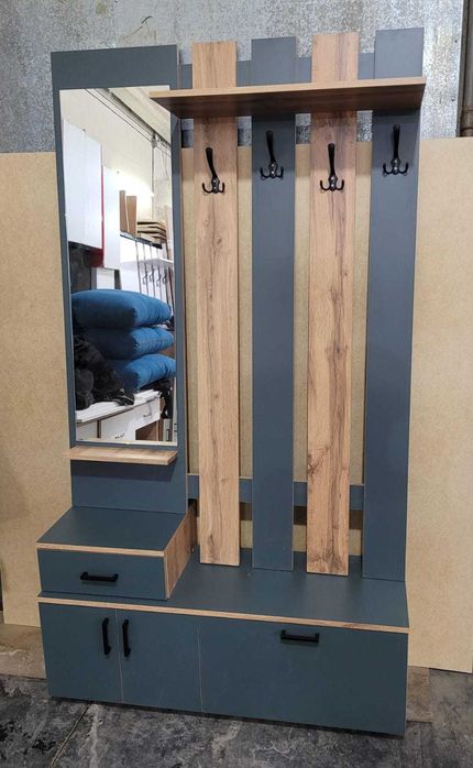 Продам прихожую. Новую.