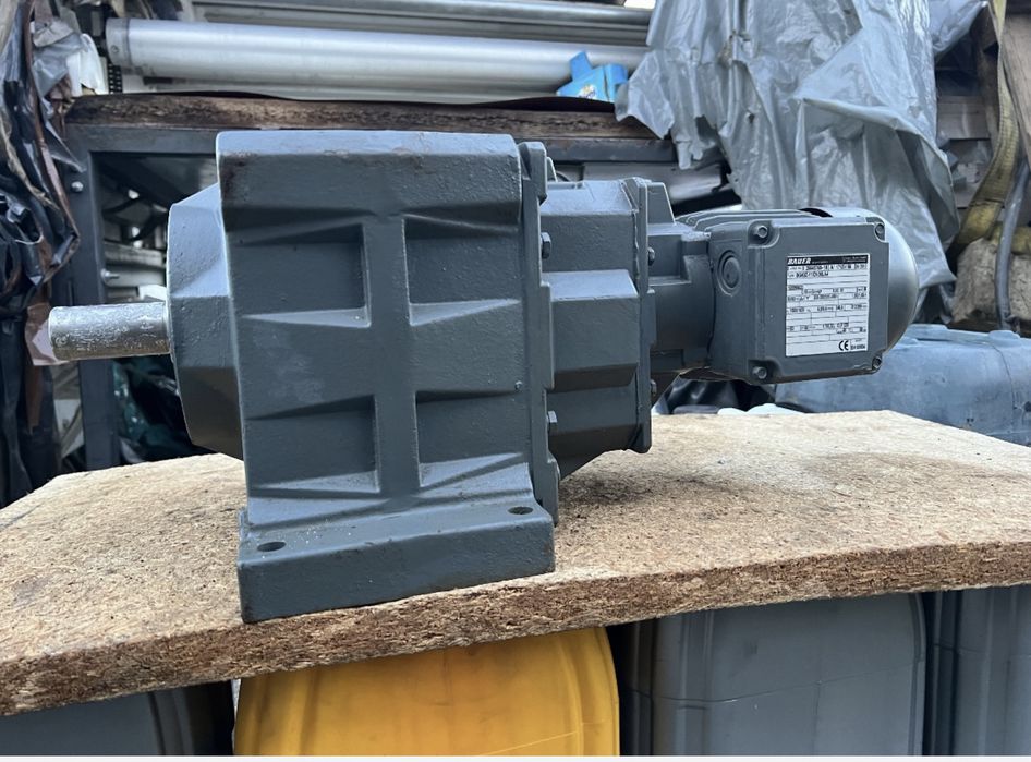 Motoreductor NOU, 220/380 V, BAUER, 5,5 —6,6 rot/min