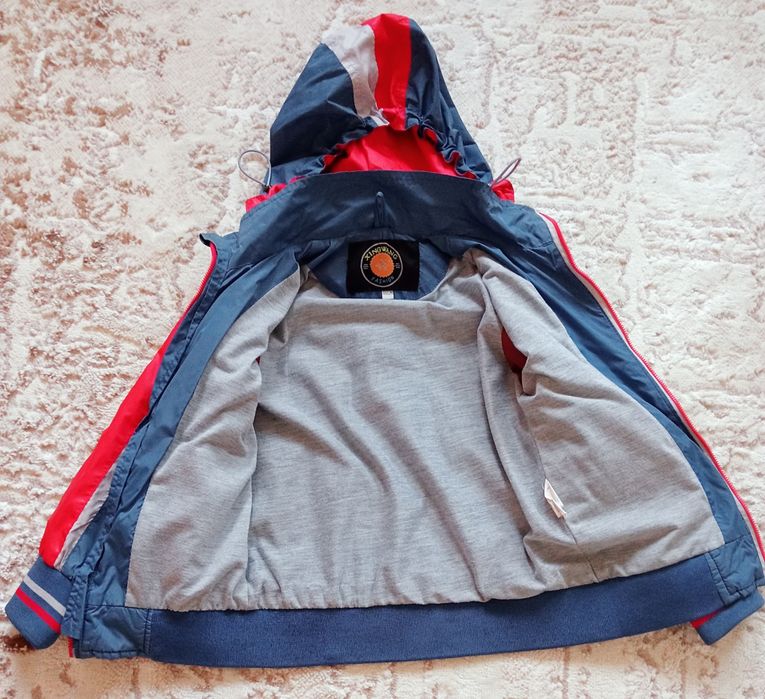 Продам  ветровку