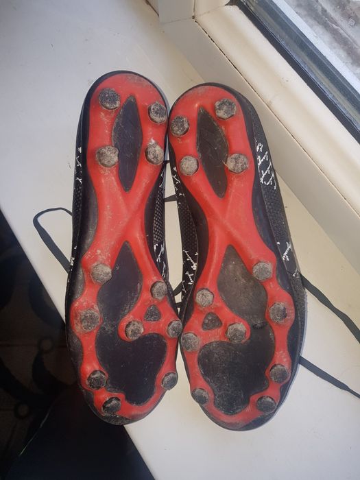 Butsa Black, Red, White