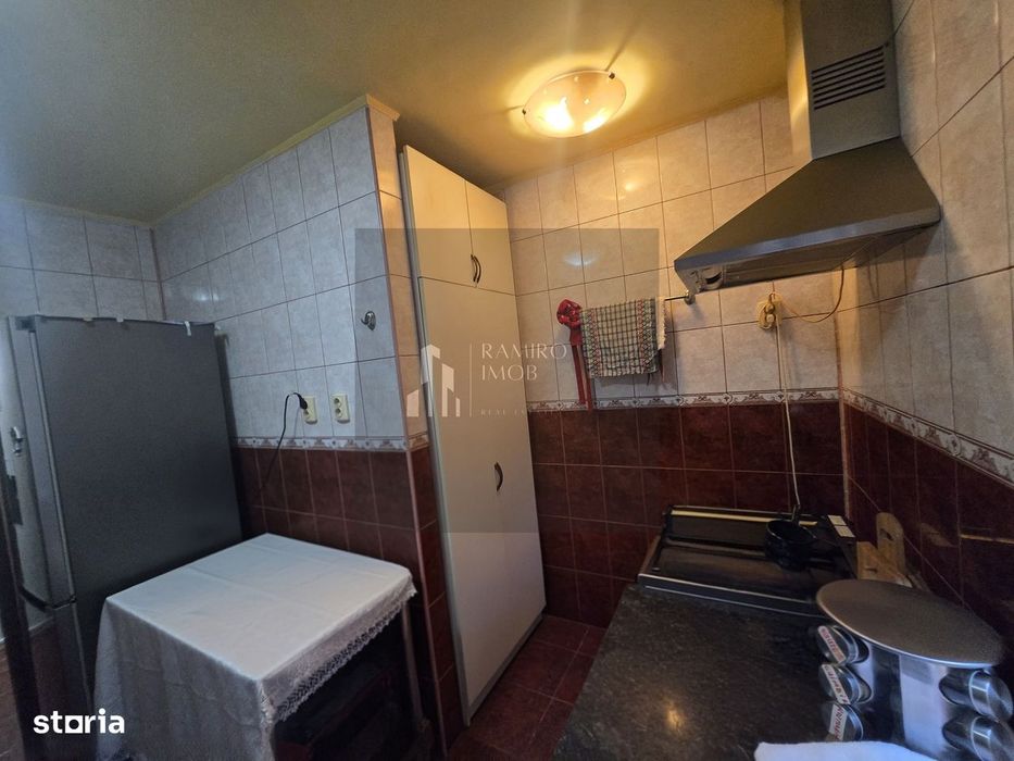 Apartament 3 camere  semidecomandat Rahova