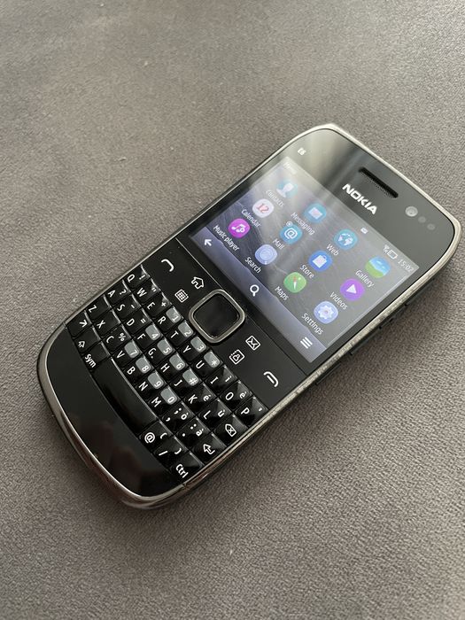NOKIA E6 Clasic Type RM-609 Touchscreen + Qwerty