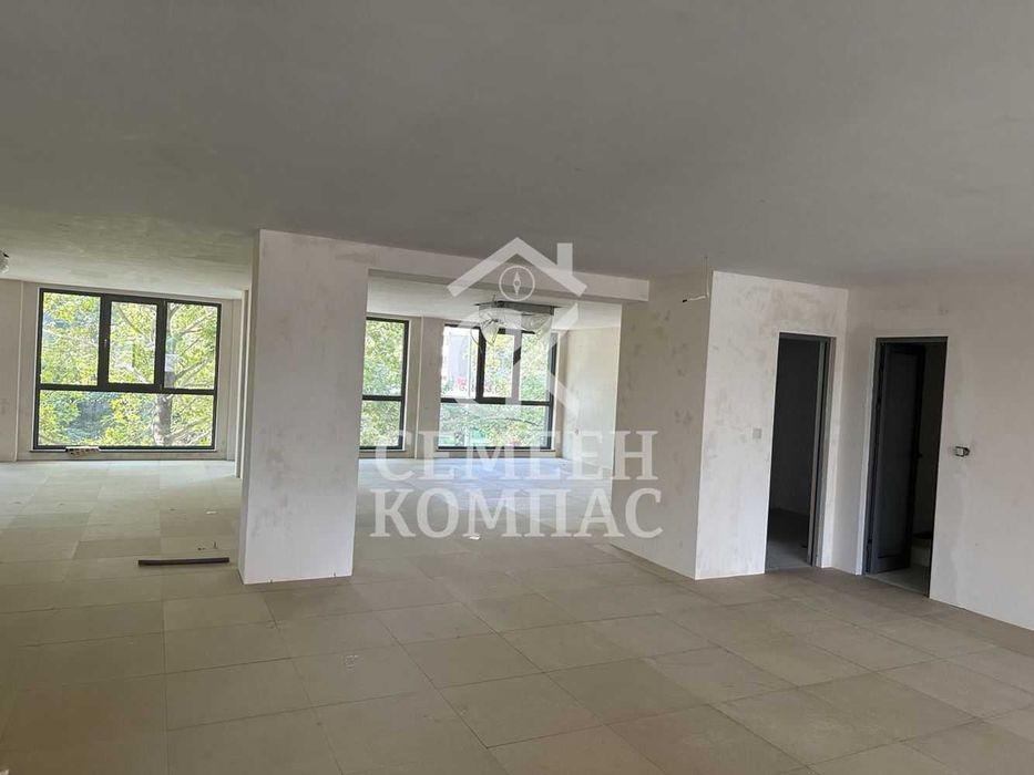 Дава се под наем Офис в Пловдив, Кючук Париж - 221 кв.м за 1800 € - Снимка #3