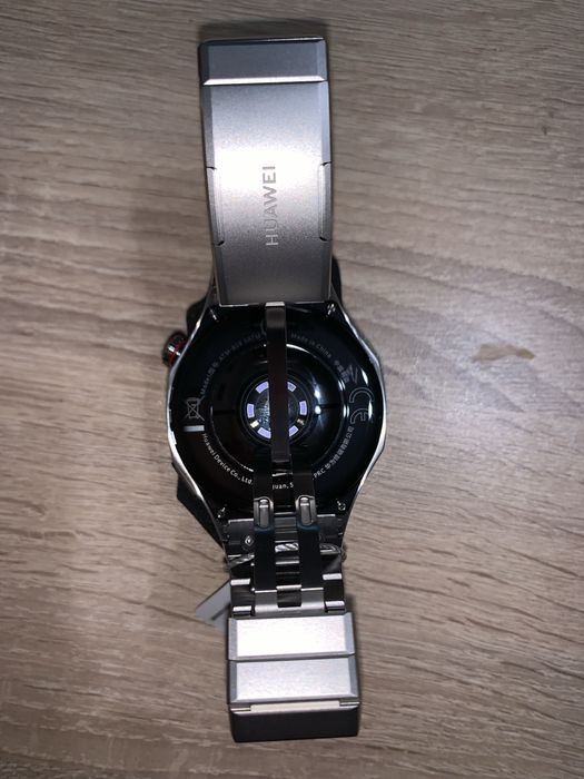 * ЧИСТО НОВ* HUAWEI WATCH GT 6 Pro Titanium с Гаранция 24м