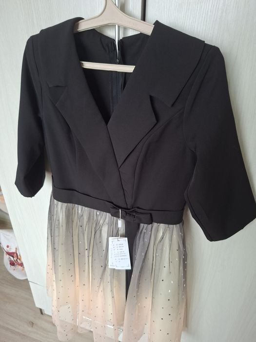 Продам красивое нарядное платье на девушку