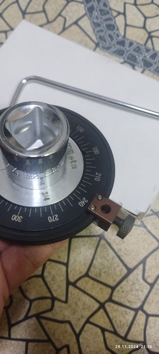 Угломер автомобильный