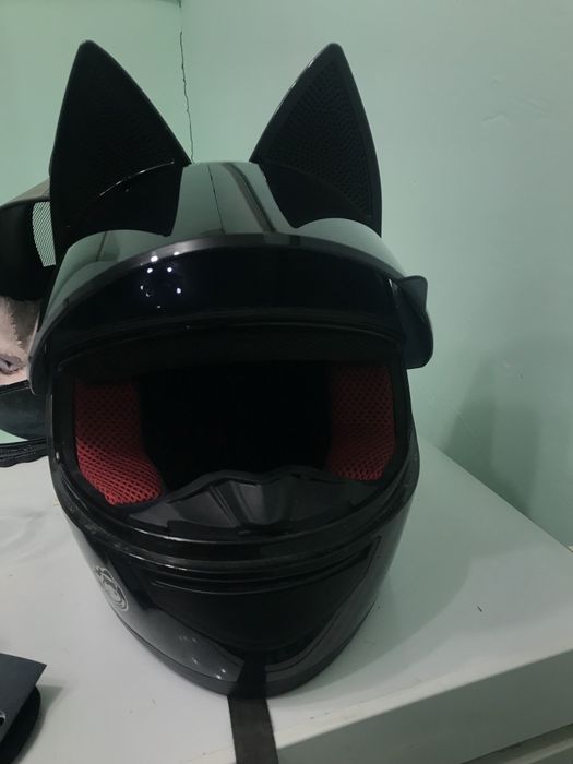 продается шлем новый почти