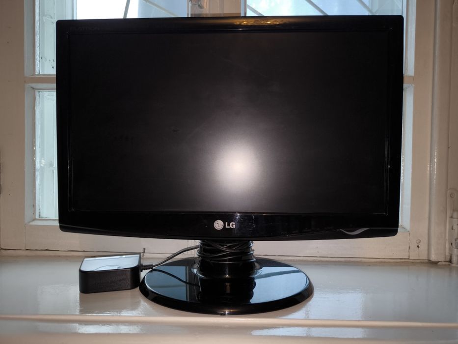 Монитор LG 19" в идеальном состоянии