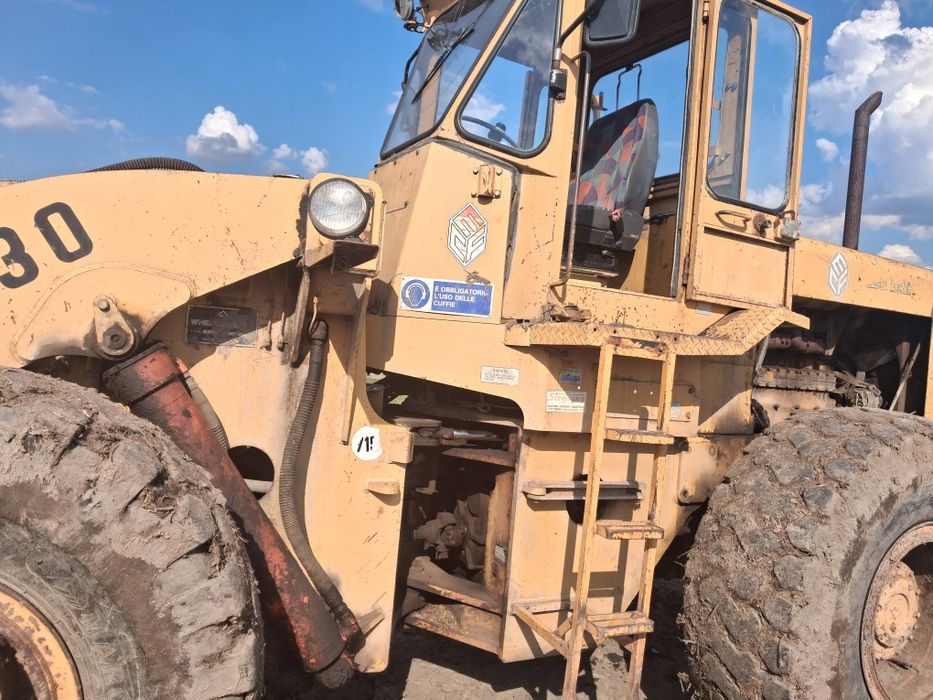 Vând vola fiat.  Hitachi