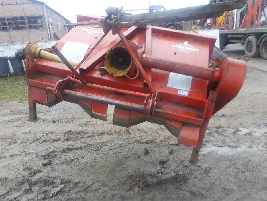 Tocator Tocatoare Cartofi 2 randuri copiaza bilonul 0,70 - 0,75 cutite asimetrice Grimme Gruse Baselier fiat 640 Fiat 550 Fiat 445 Fiat 80 90 70 90