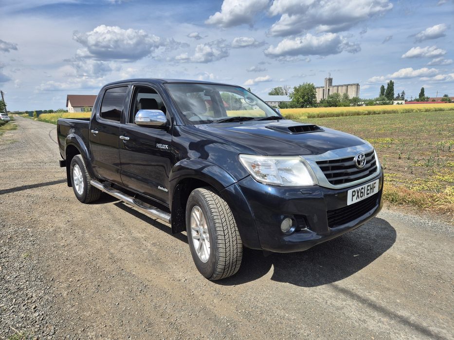 TOYOTA Hilux 2012