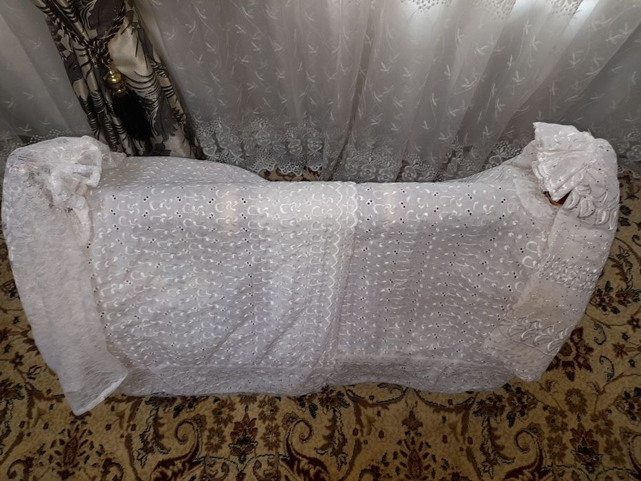 Chaqaloq uchun beshik sotiladi