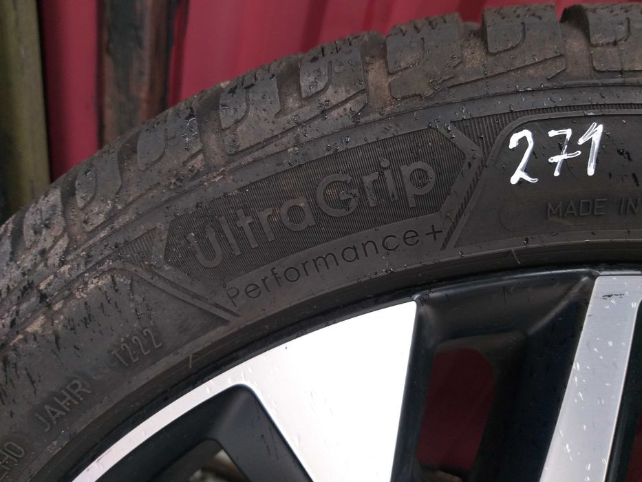 Doua Anvelope Iarna Good Year UltraGrip Performance 235 45 R18 ci271