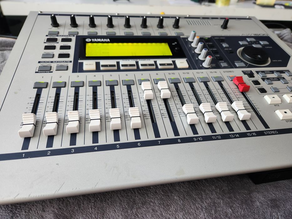 Mixere yamaha digitale aw1600 si 03D