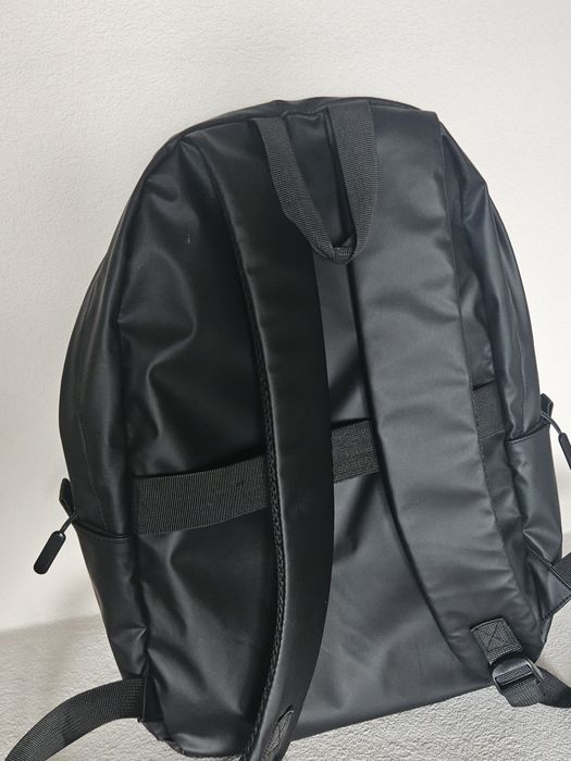 Продаеться рюкзак для учебы и тд