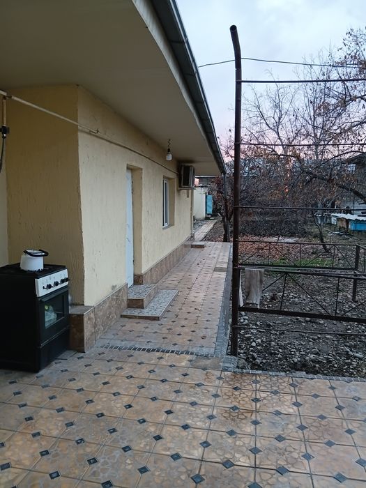 Uy hovli sotiladi obmen bolad