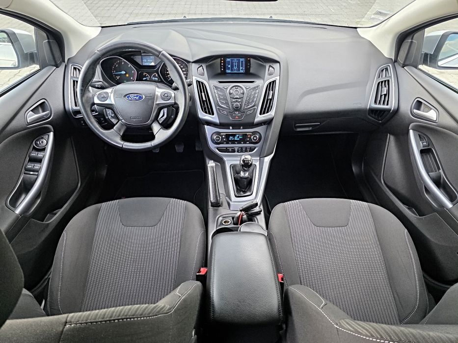 FORD Focus 2013 — imagine 5