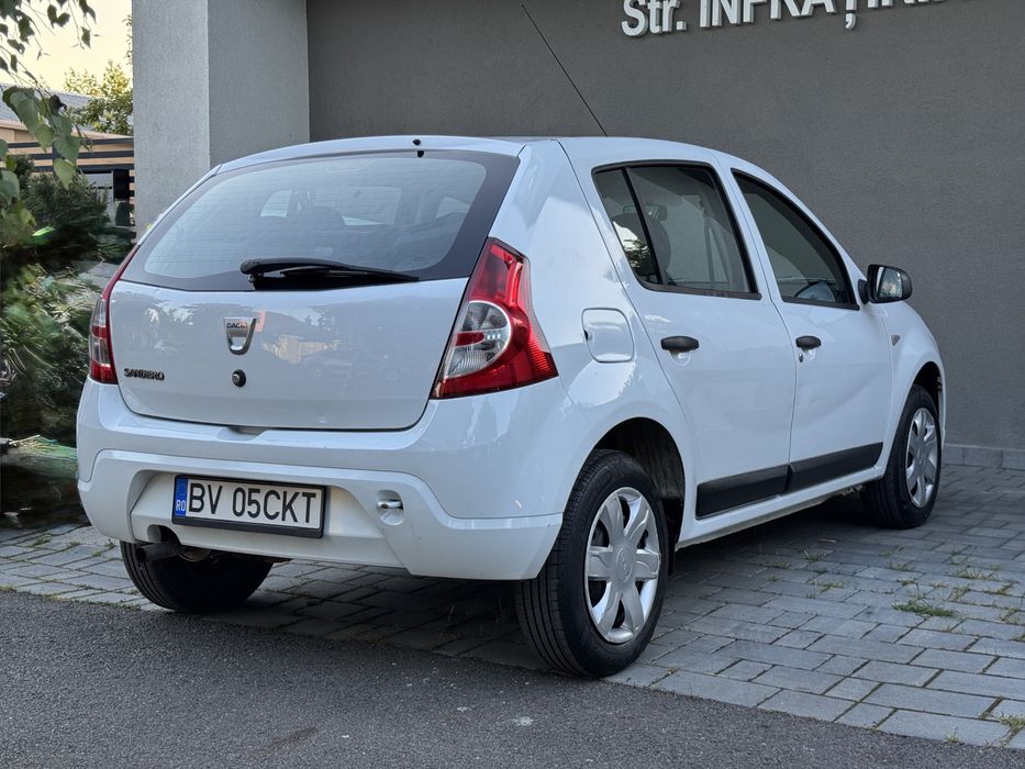Dacia Sandero 1.6 MPI cu 99.000 km reali stare perfecta