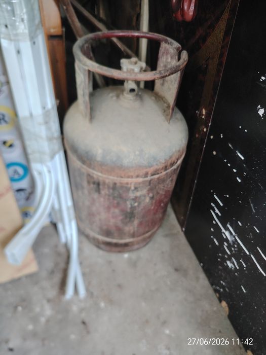 Продам  газ с балонам