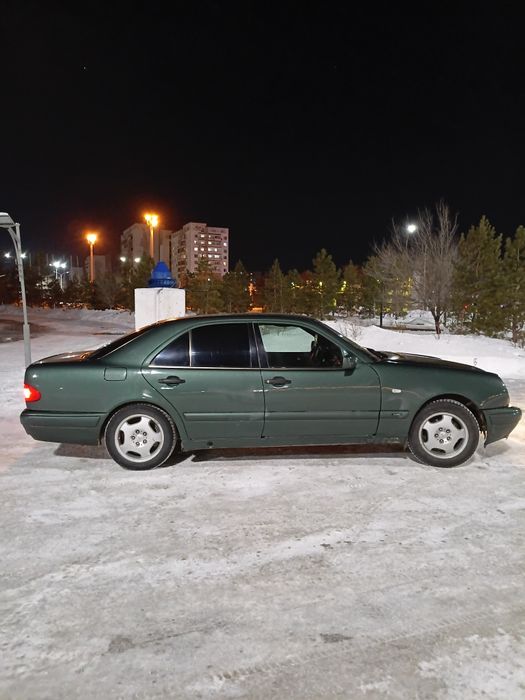 Продам мерседес 210й 1997гв. Объем 2.3 акпп