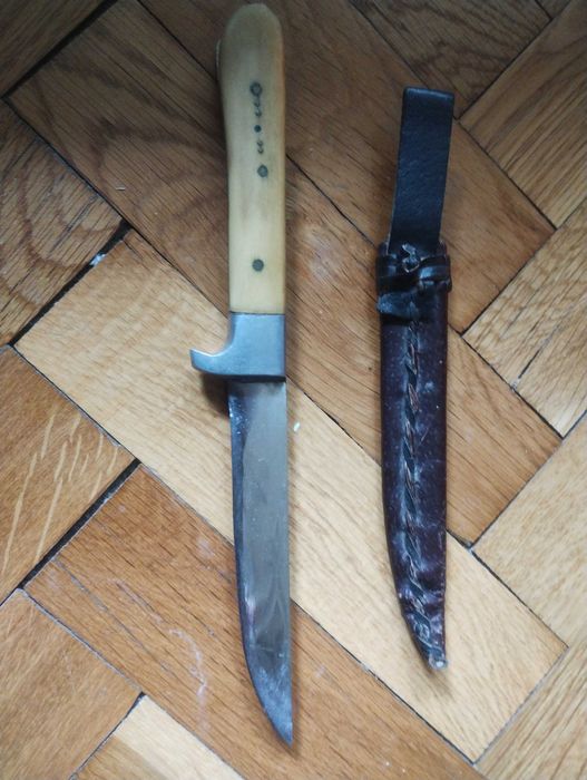 Стар нож с кания