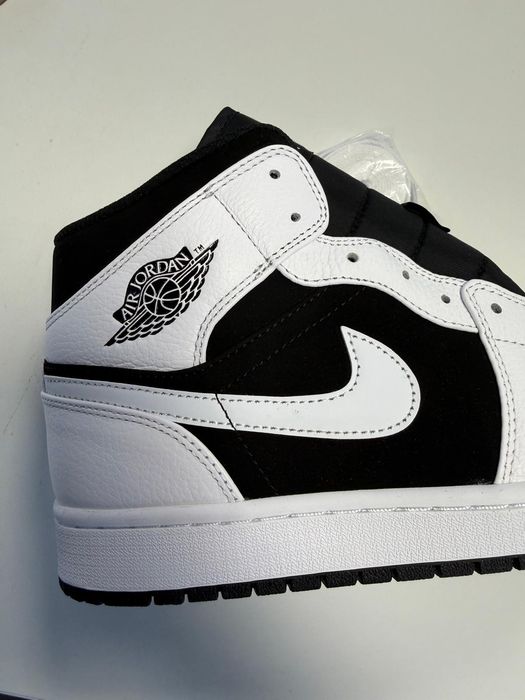 Air Jordan 1 TUXEDO MID