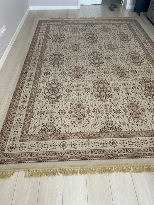 продам ковер для зала