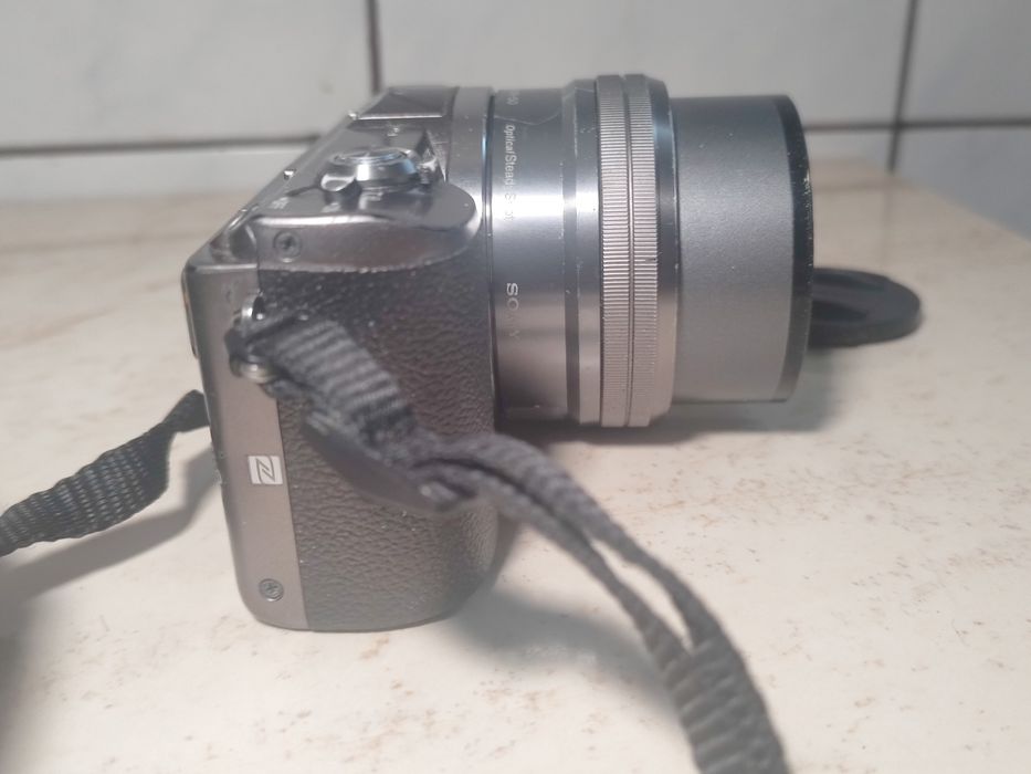 Camera mirrorless Sony A5100 kit cu obiectiv