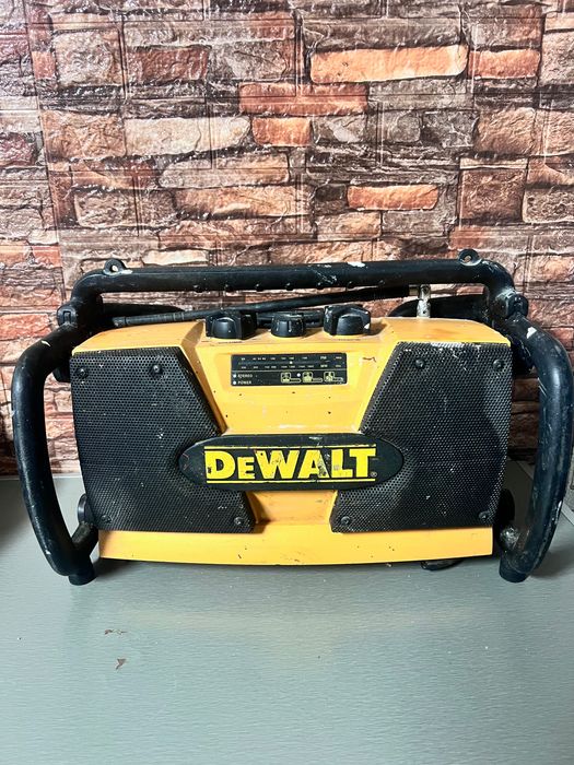 Radio Dewalt model DW