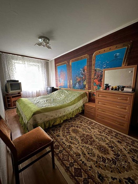 Продаю спальный гарнитур