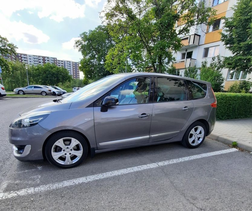 Renault Megane Scenic 7 locuri, v Bosse