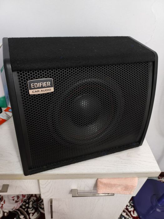 Prodam aktivniy bufer Edifier 1000W
