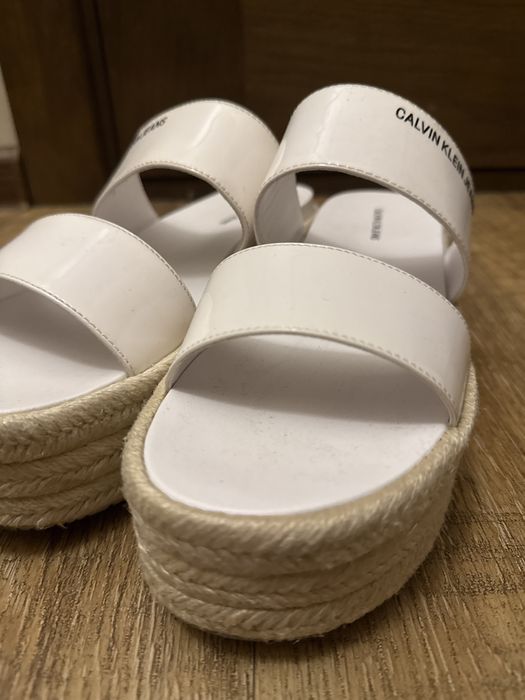 Продам белые сандали Calvin Klein Jeans Frances