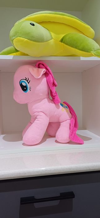 Продаются мягкие игрушки.