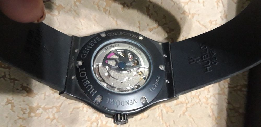 Продам часы HUBLOT