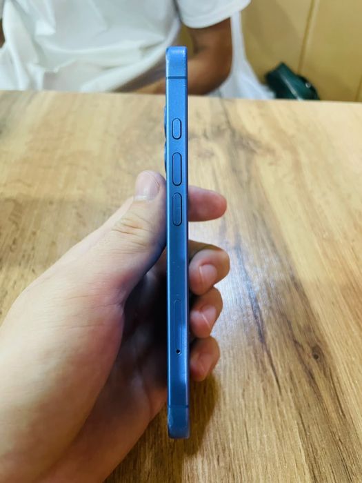 iPhone 16 Синий | 89% |
