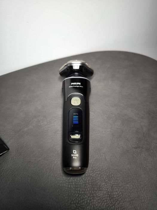 Aparat electric de barbierit PHILIPS i9000 Prestige Ultra XP9400/31, tehnologie SkinIQ Pro